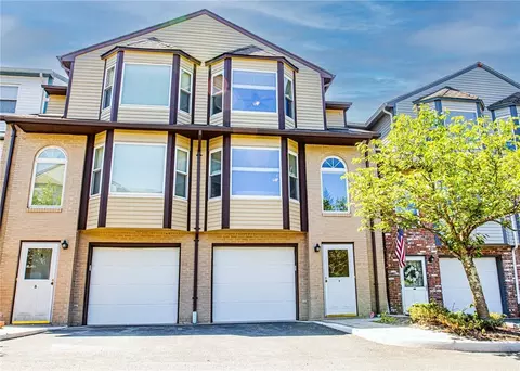 6 Revere Ct, Clarkstown, NY 10954