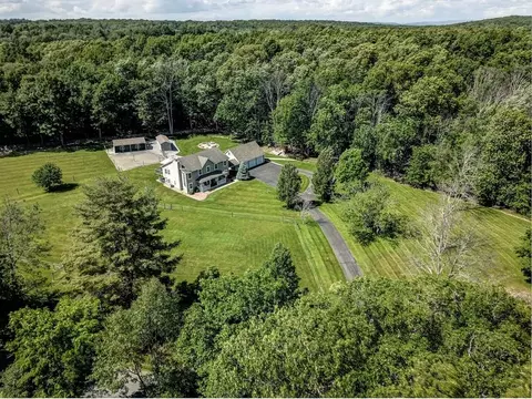 199 Toad Pasture Rd, Greenville, NY 10940