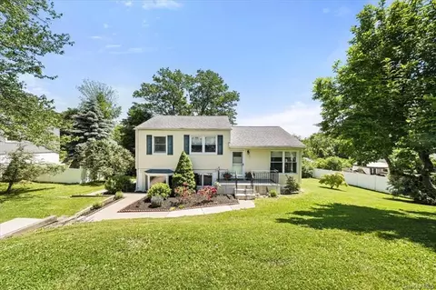 2072 Midland Dr, Yorktown, NY 10598