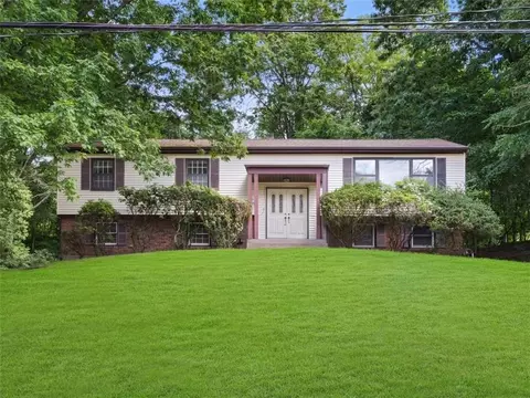 34 Claremont Ln, Ramapo, NY 10901
