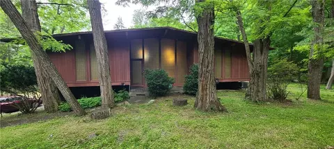3 Doe Dr, Ramapo, NY 10901