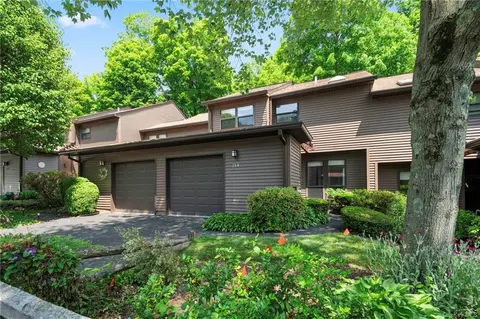 214 Woods Brooke Ct, Ossining, NY 10562