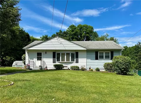 13 Hill St, Newburgh, NY 12550