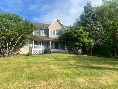 13 Meadow Ridge Rd, Warwick, NY 10990