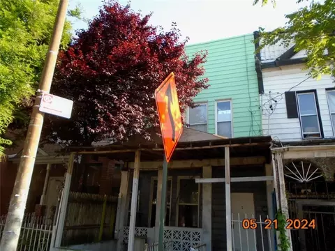 416 E 180 St, New York, NY 10457