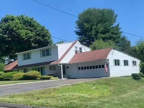 2 Beacon Ln, Rye Brook, NY 10573