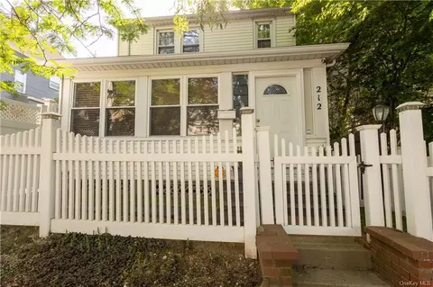 212 N 8th Ave, Mount Vernon, NY 10550