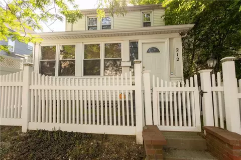 212 N 8th Ave, Mount Vernon, NY 10550