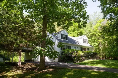 11 Park Dr, Woodstock, NY 12498