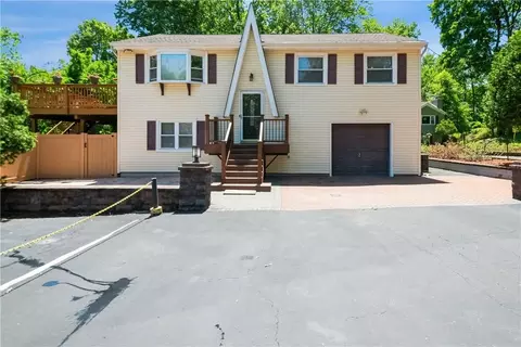24 Stephens Ln, Orangetown, NY 10983