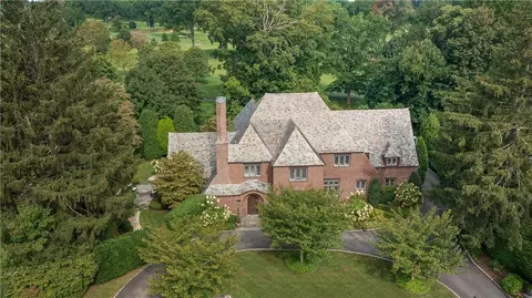 5 Rittenhouse Rd, Bronxville, NY 10708