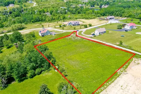 14 Vineyard Ln, Marlboro, NY 12542