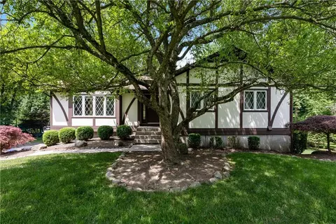 3 Carmen Ct, Ramapo, NY 10977