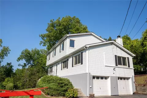 85 King George Rd, Poughkeepsie, NY 12603