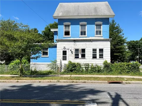 203 N Robinson Ave S, Newburgh, NY 12550