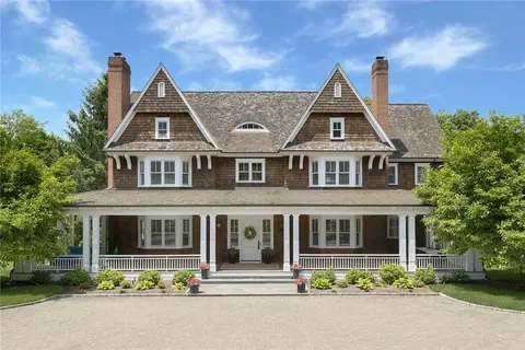 88 Deepwood Rd, Bedford, NY 10506