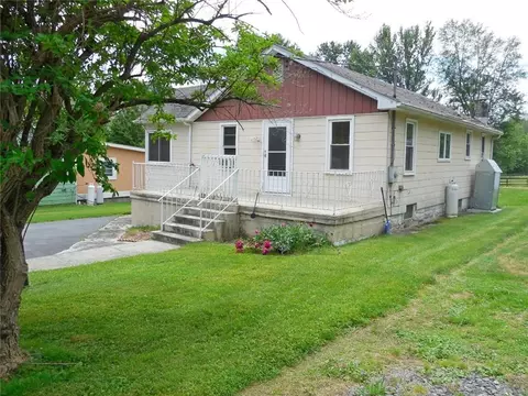 330 Lake Shore Dr, Shawangunk, NY 12566