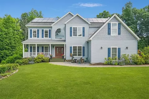 6 Winchester Ct, Yorktown, NY 10598