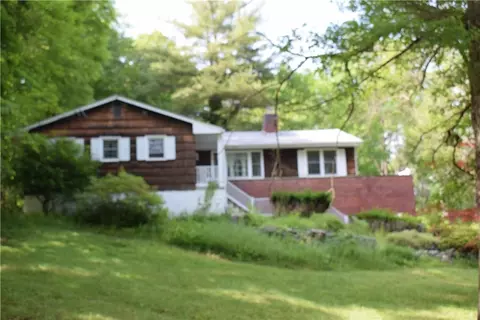 47 Arbor Hill Dr, Pleasant Valley, NY 12569