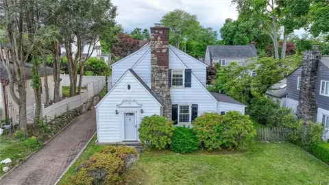 12 Tudor Ln, Scarsdale, NY 10583