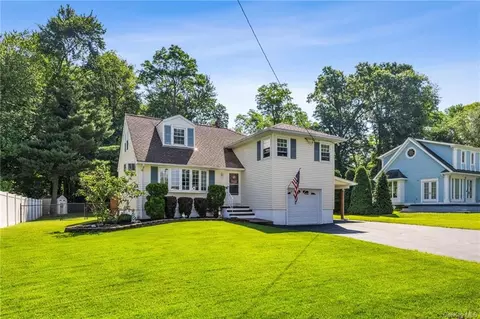 243 Valley Rd, Clarkstown, NY 10989