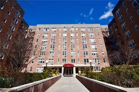 4 Sadore Ln #3C, Yonkers, NY 10710