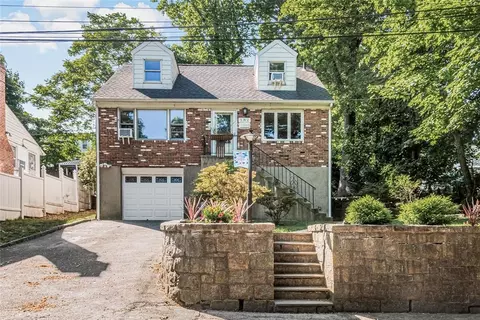 182 Osmun Pl, Yonkers, NY 10701