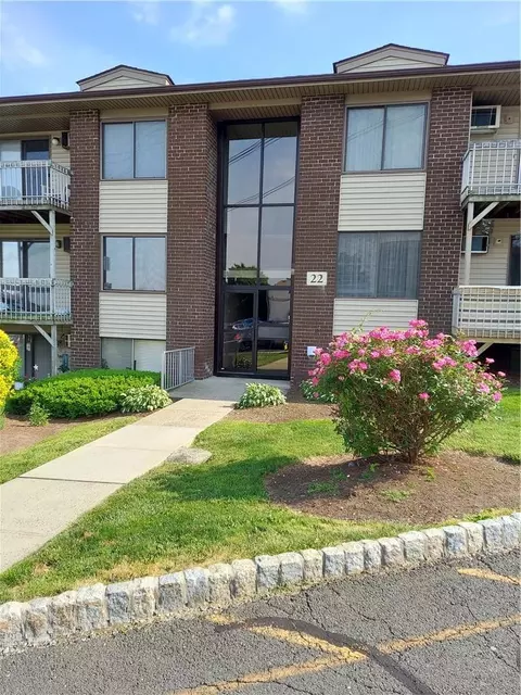 229 Country Club Ln #229, Pomona, NY 10970