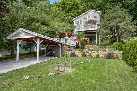 65 Ellen Ave, Mahopac, NY 10541