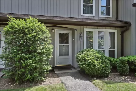 28 Villa Dr, Peekskill, NY 10566
