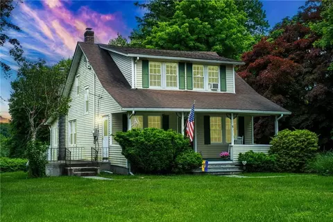 8 Austin Rd, Mahopac, NY 10541