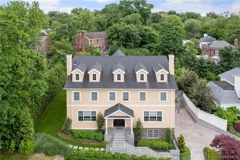 622 W 256th St, New York, NY 10471