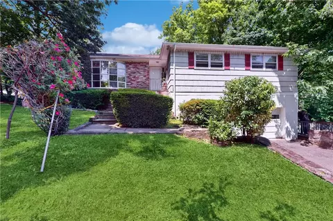 14 Greyrock Rd N, Port Chester, NY 10573