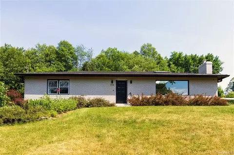194 Stone Church Rd, Rhinebeck, NY 12572