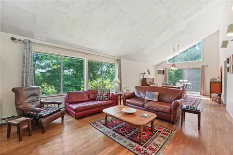 33 Pine Rd, Briarcliff Manor, NY 10510