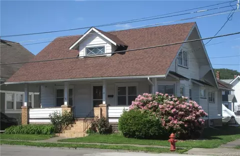 23 Pine St, Port Jervis, NY 12771