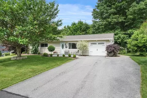 45 Cooper Dr, Monroe, NY 10950