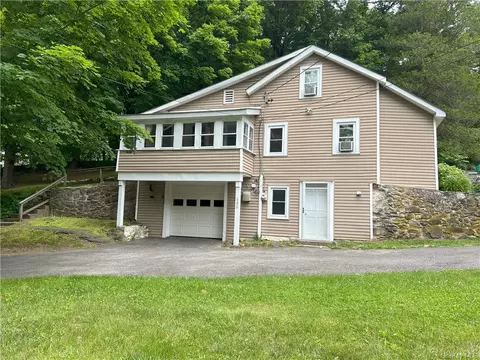 682 Harris Rd, Bedford Hills, NY 10507