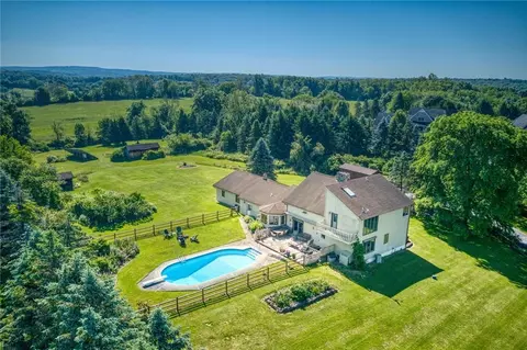 126 Hobbs Ln, Stanford, NY 12514