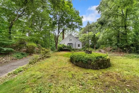 704 Lake St, Harrison, NY 10604