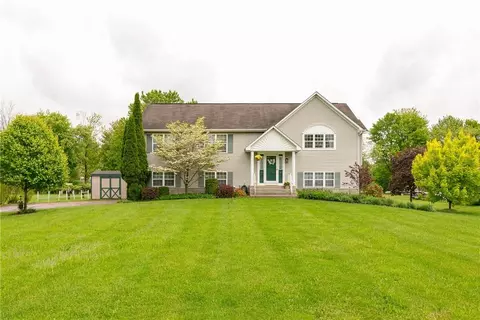 199 Robinson Ln, Wappingers Falls, NY 12590
