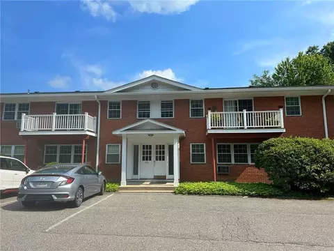 105 Nottingham Rd #H, Bedford Hills, NY 10507