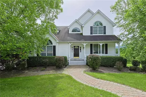 19 Beth Ct, Warwick, NY 10990