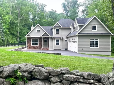 415 Birdsall Dr, Yorktown, NY 10598