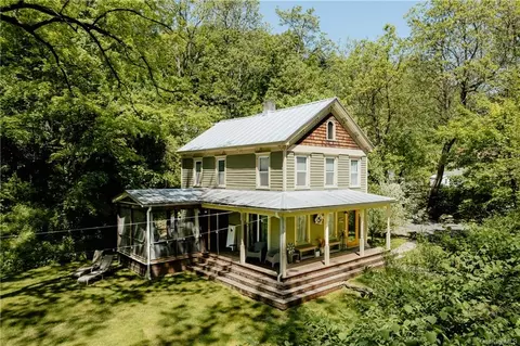 594 Hickory Bush Rd, Kingston, NY 12401