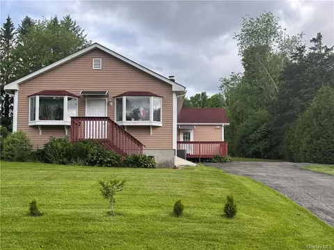 29 Holmes Rd, Holmes, NY 12531