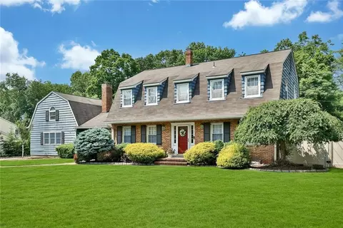 20 Colony Dr, Orangetown, NY 10913