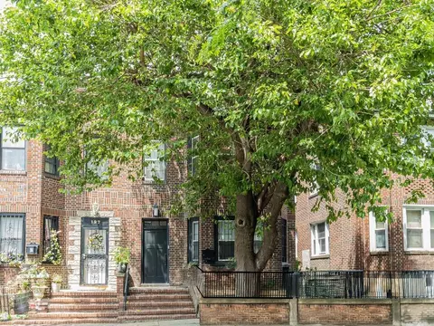 125 W 197th St, New York, NY 10468