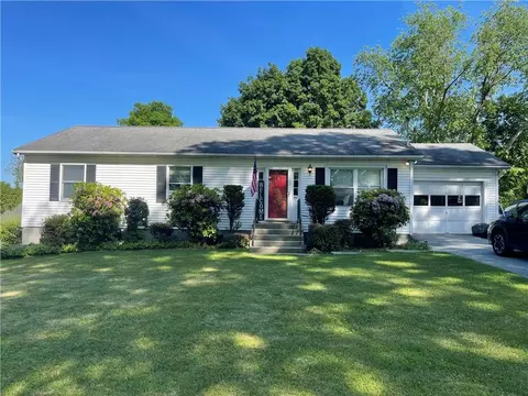 32 Kobelt Dr, Shawangunk, NY 12589