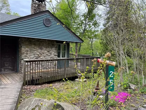 25 Shore Ave, Greenwood Lake, NY 10925